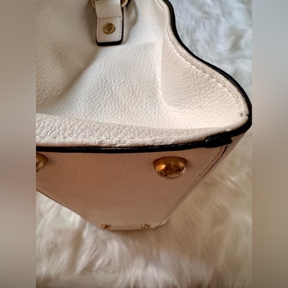 Hamilton Elegant Cream Medium Leather Satchel with Gold Accents hard wear - Picture 14 of 14